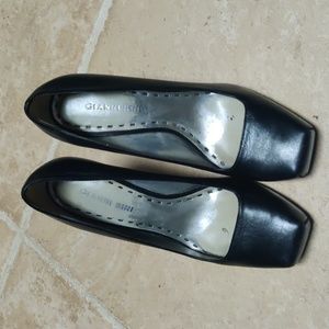 4.5 in square toe heels
